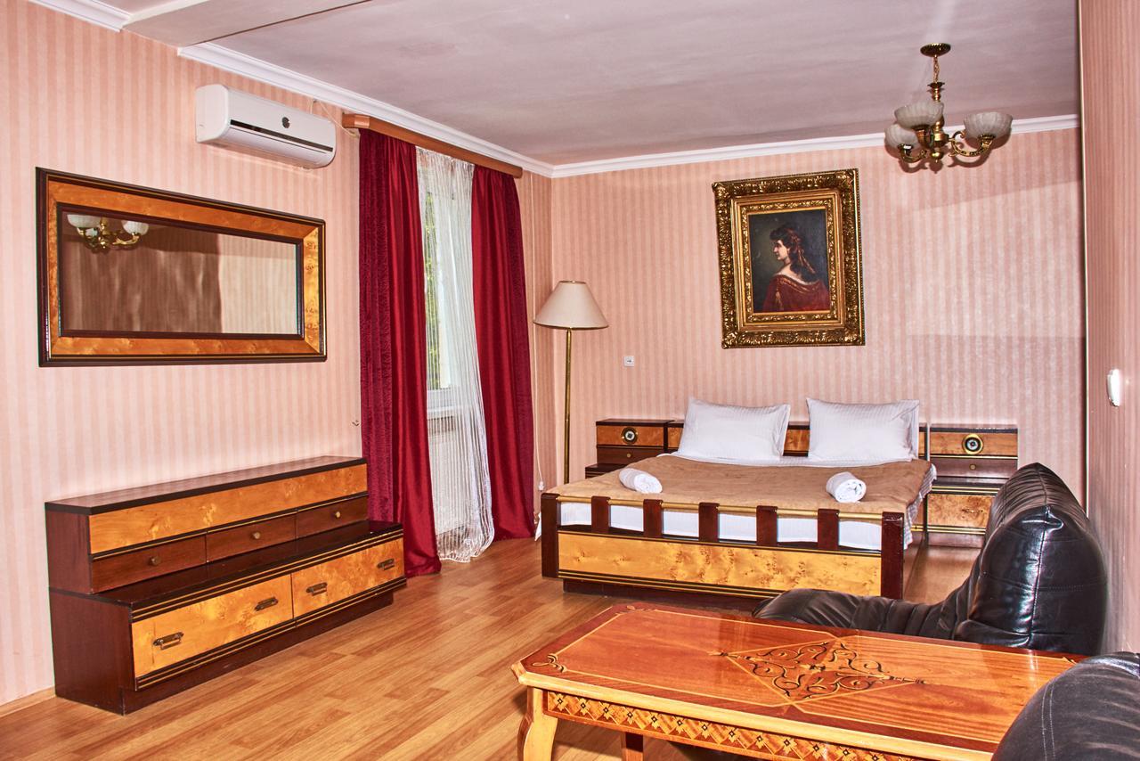 גורי Hotel Georgia מראה חיצוני תמונה