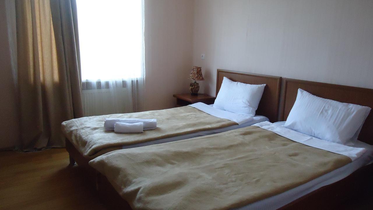גורי Hotel Georgia מראה חיצוני תמונה